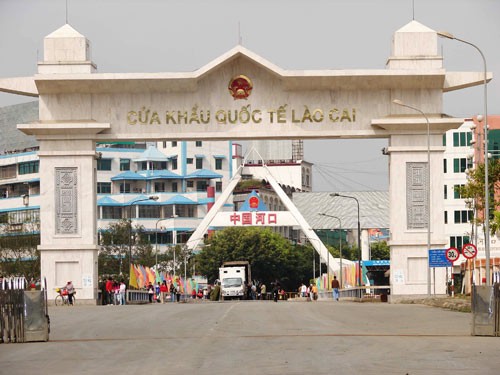 Ekonomi koridor merupakan tenaga pendorong bagi perkembangan di propinsi Lao Cai - ảnh 1